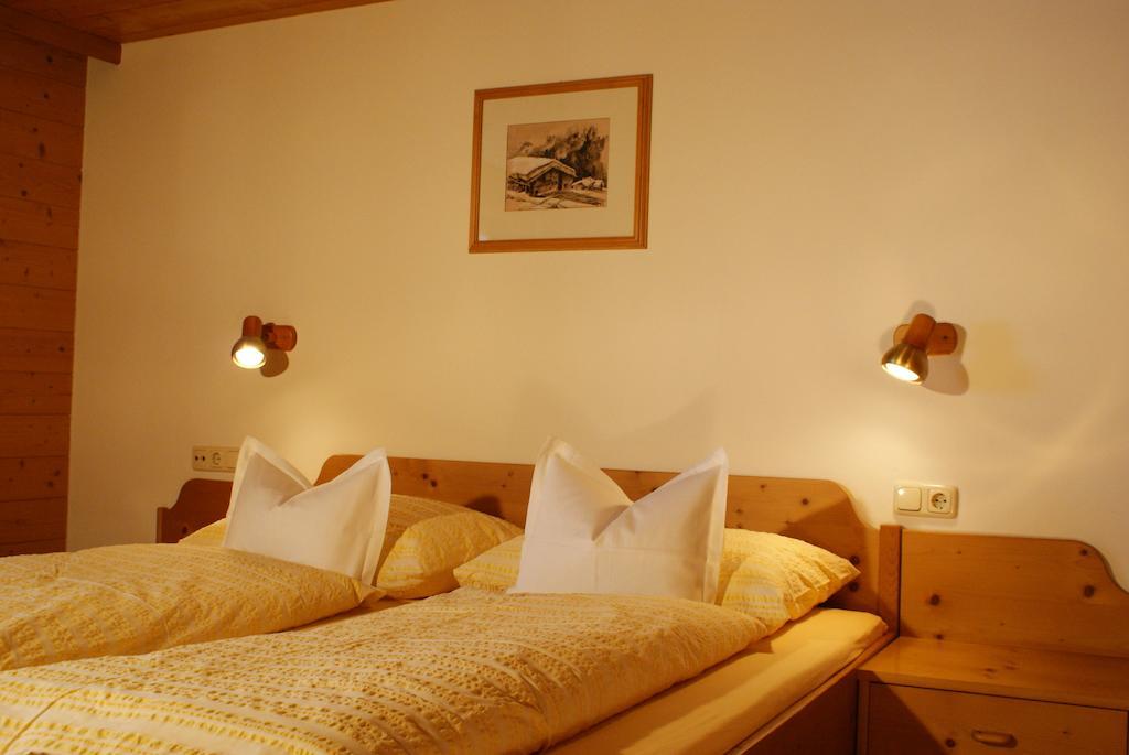 レッヒHaus Gstueatアパートメント 部屋 写真