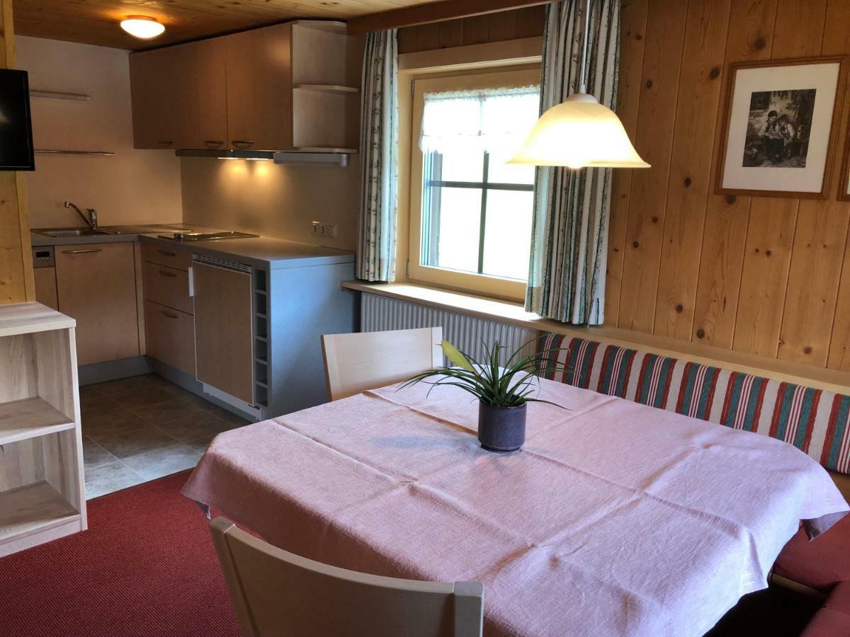 レッヒHaus Gstueatアパートメント エクステリア 写真